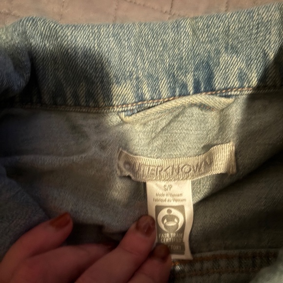 Outerknown oversized light wash denim jean jacket execellent condition - Picture 3 of 9